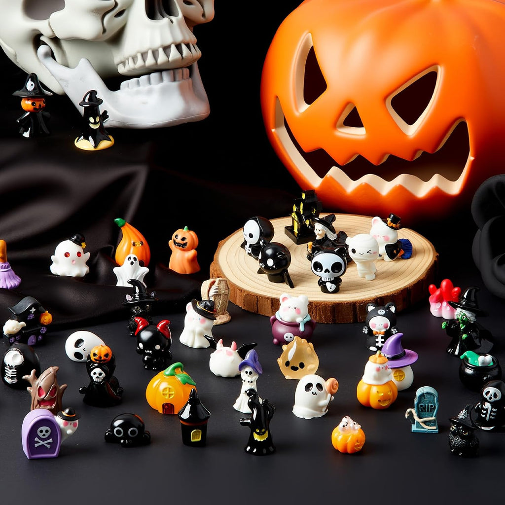 Leitee 100 Pcs Halloween Mini Resin Figurines | 50 Styles with Pumpkins, Ghosts, Skulls and Bats for Dollhouses, Gardens, Party Favors and Crafts